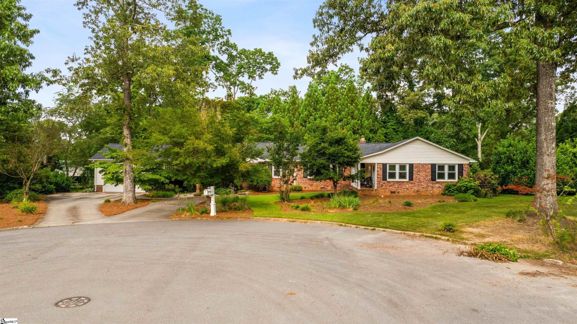Property image 1 at 8 Bridgewater Drive, Greenville, SC 29615