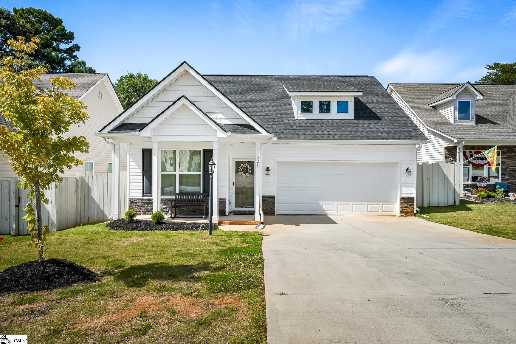 Property image 1 at 221 Magnolia Lane, Pendleton, SC 29670