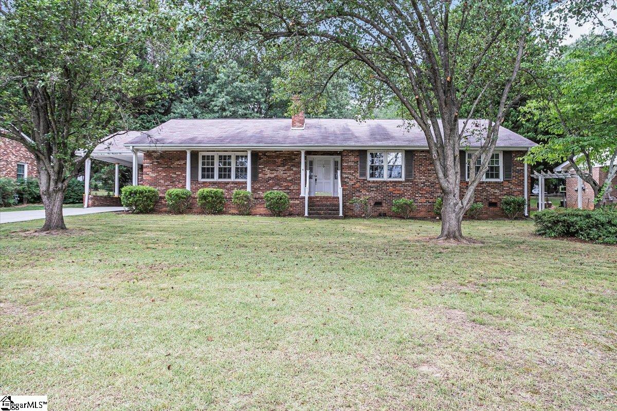 Property image 1 at 105 Riviera Drive, Greenville, SC 29615