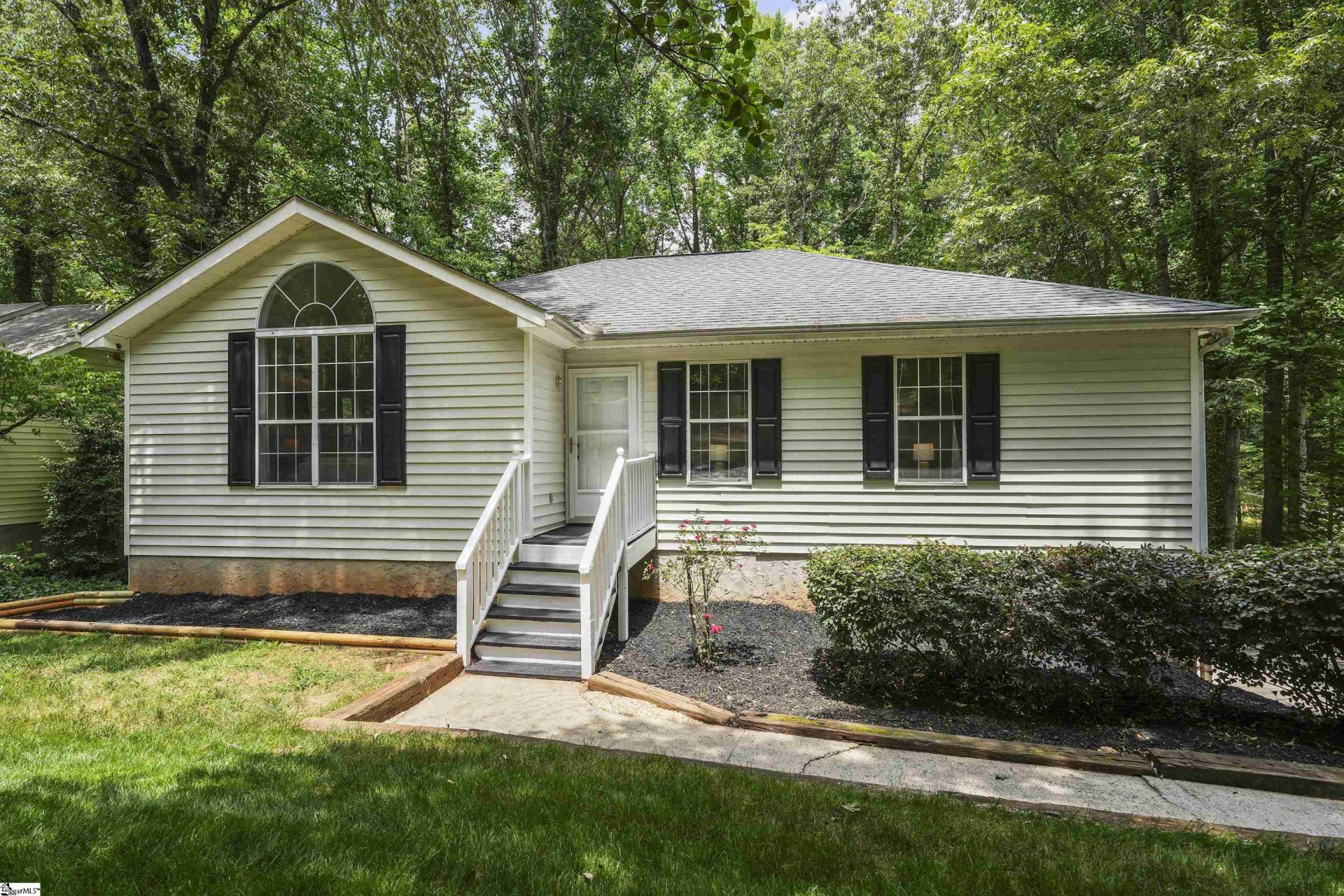 Property image 1 at 1417 Winding Way, Taylors, SC 29687