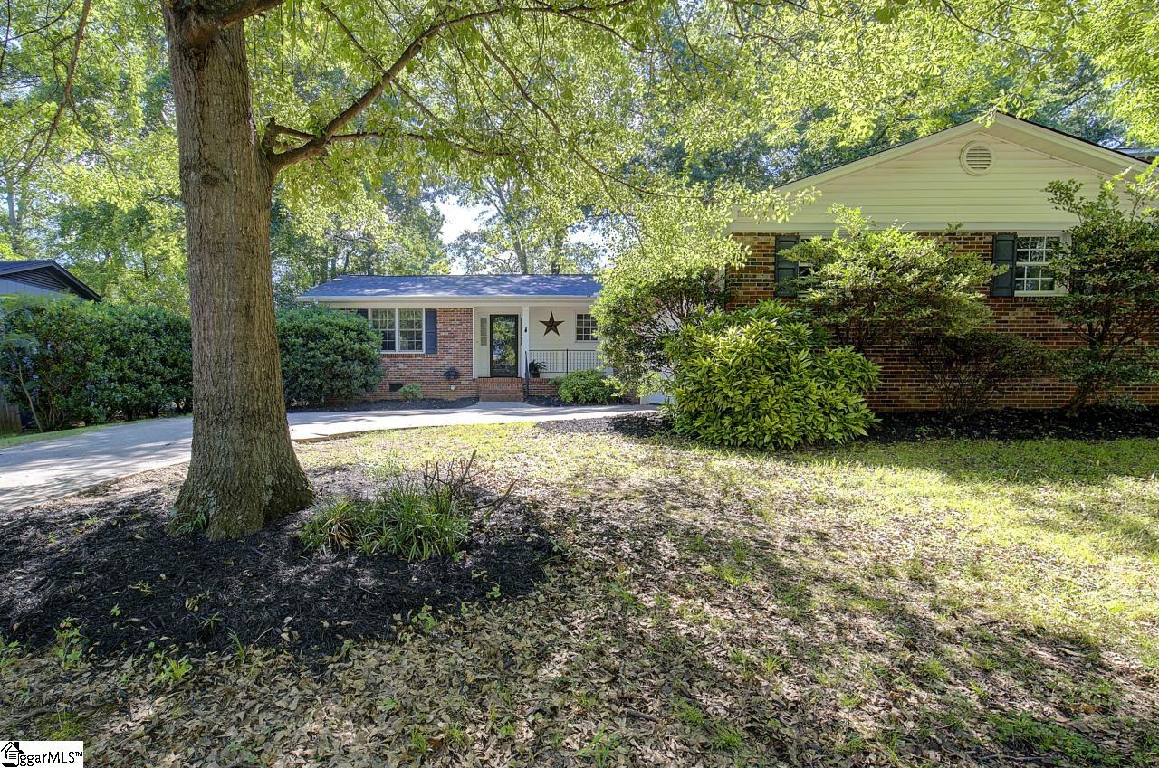 Property image 1 at 8 Meredith Lane, Greenville, SC 29607