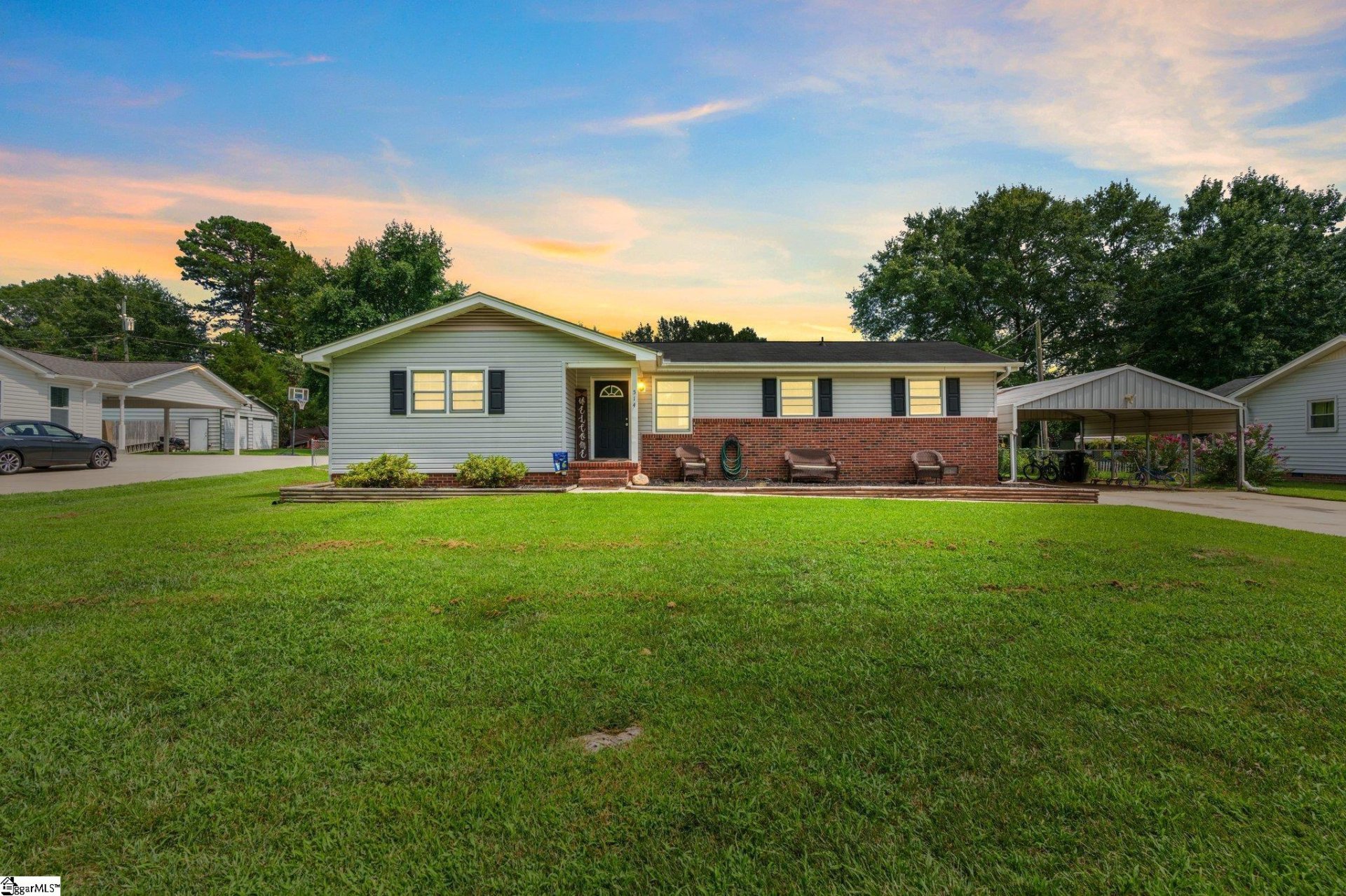 Property image 1 at 514 W Yellow Wood Drive, Simpsonville, SC 29680