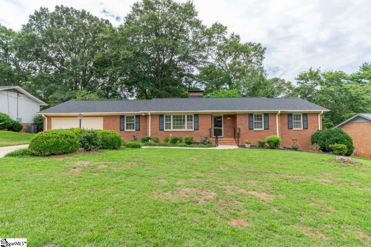 Property image 1 at 11 New Castle Way, Greenville, SC 29615