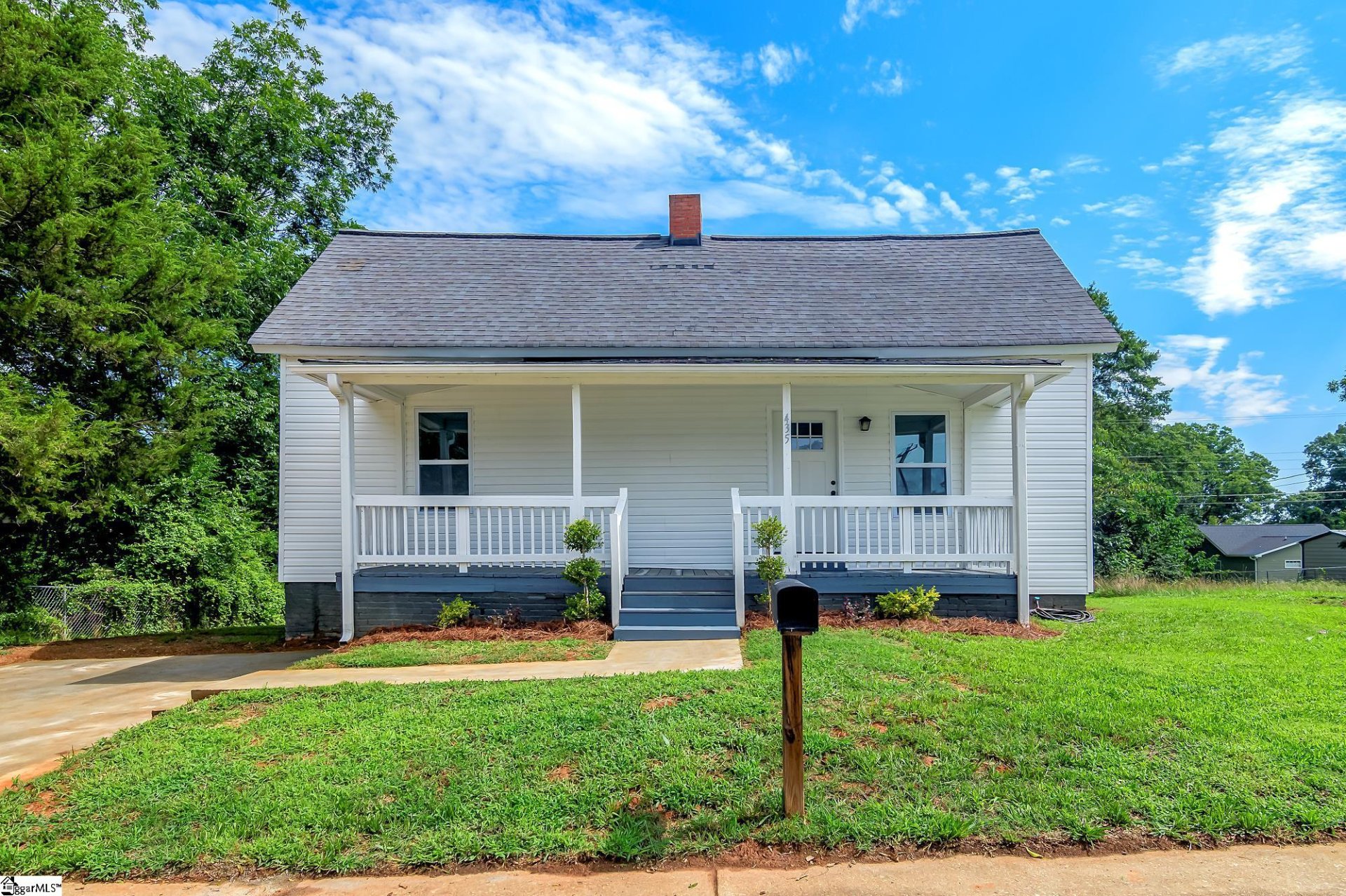 Property image 1 at 435 Buncombe Street, Woodruff, SC 29388