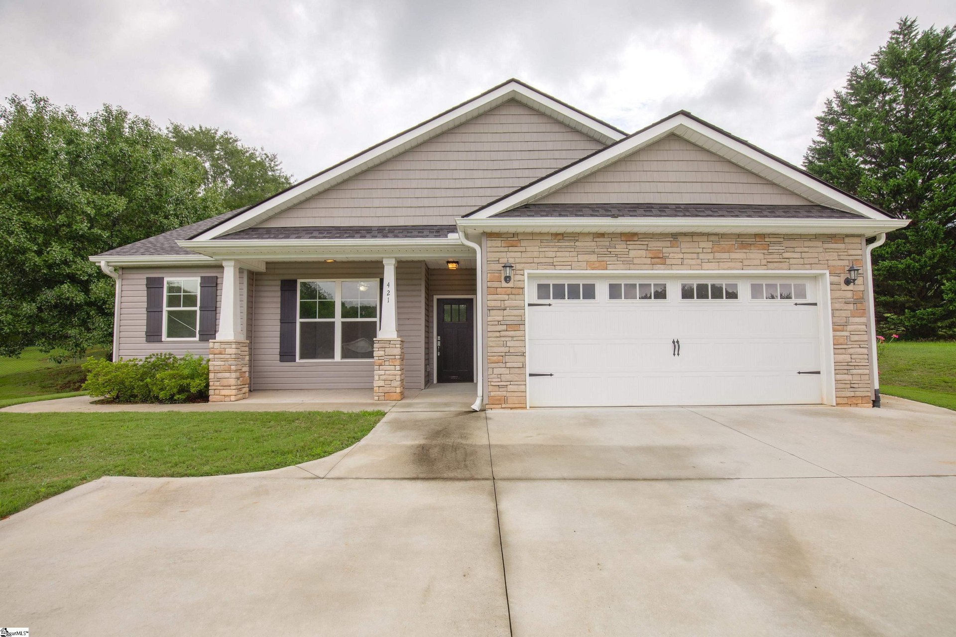 Property image 1 at 421 WOODFIELD Drive, Piedmont, SC 29673