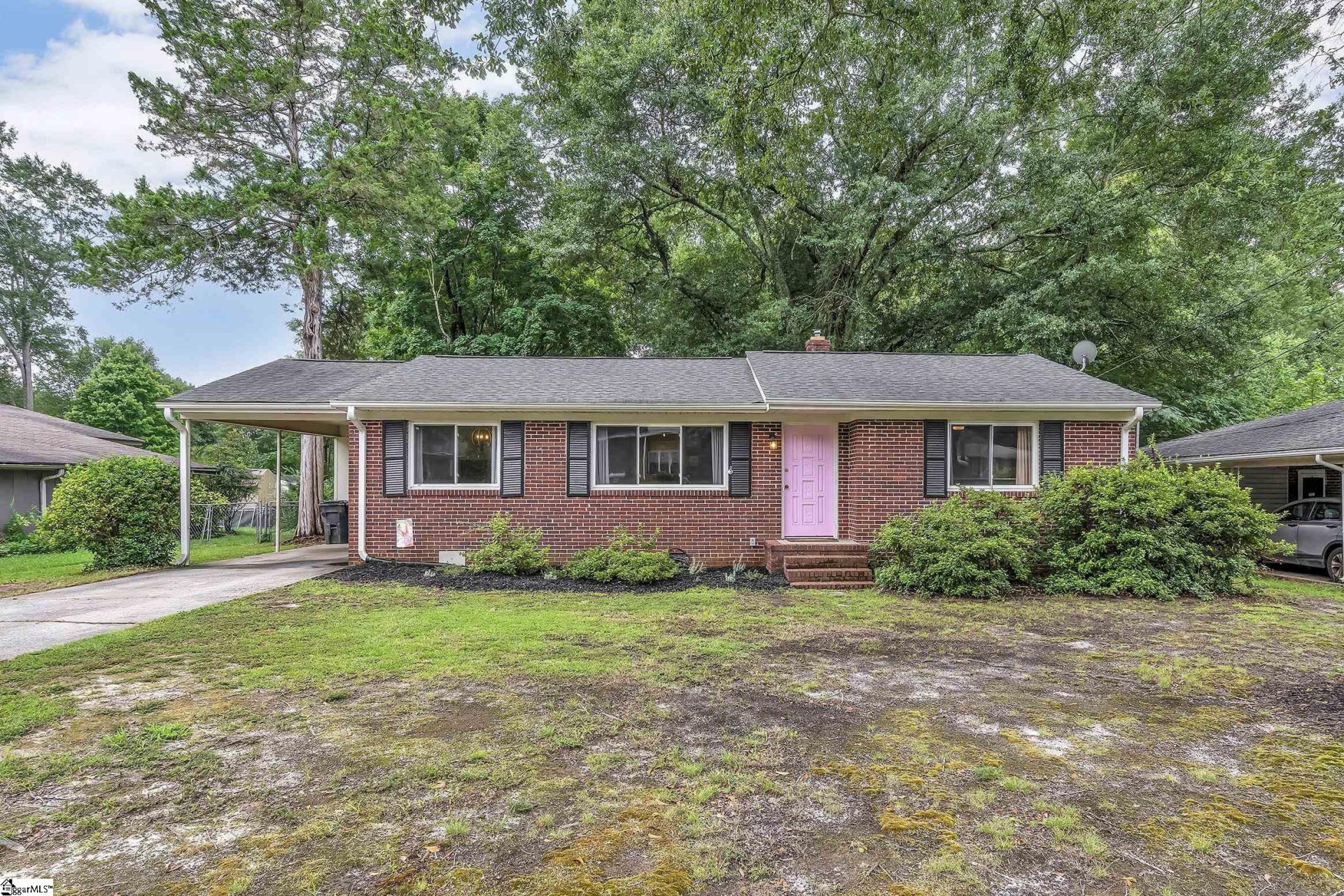 Property image 1 at 8 Forestdale Drive, Taylors, SC 29687