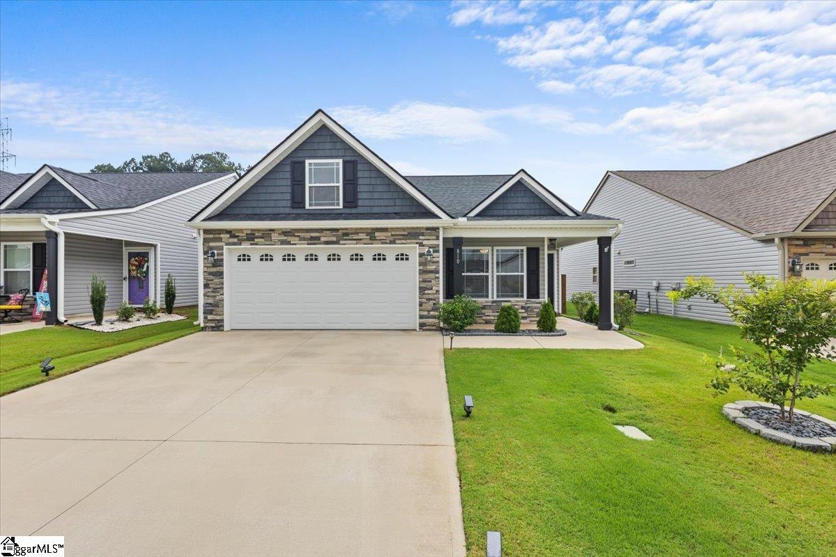 810 Highland View Road