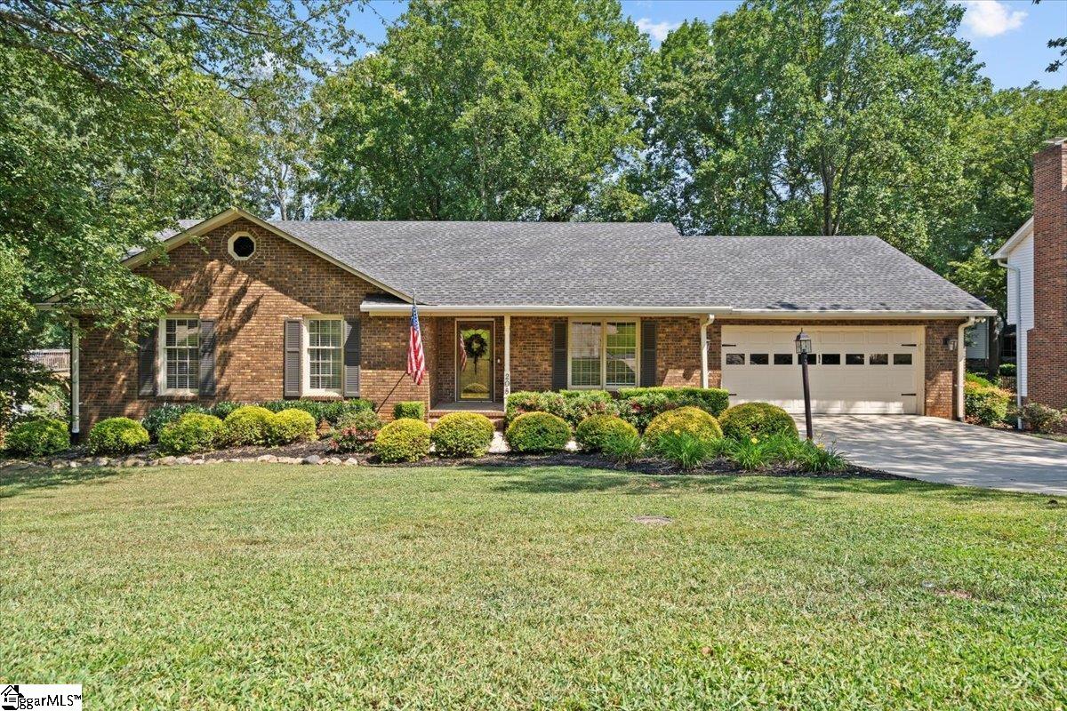 Property image 1 at 208 W Silverleaf Street, Greer, SC 29650-2751