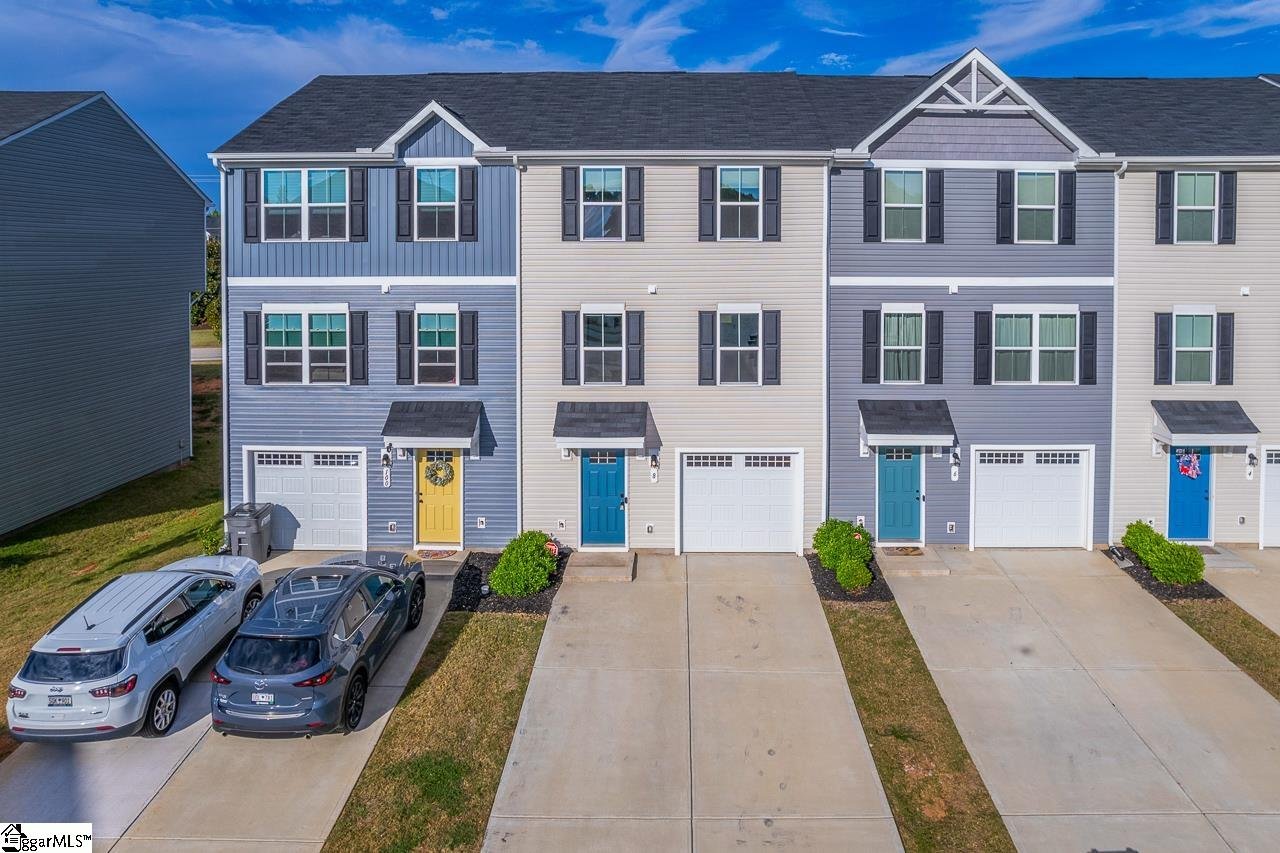 Property image 1 at 8 Bearmont Trail, Greenville, SC 29617