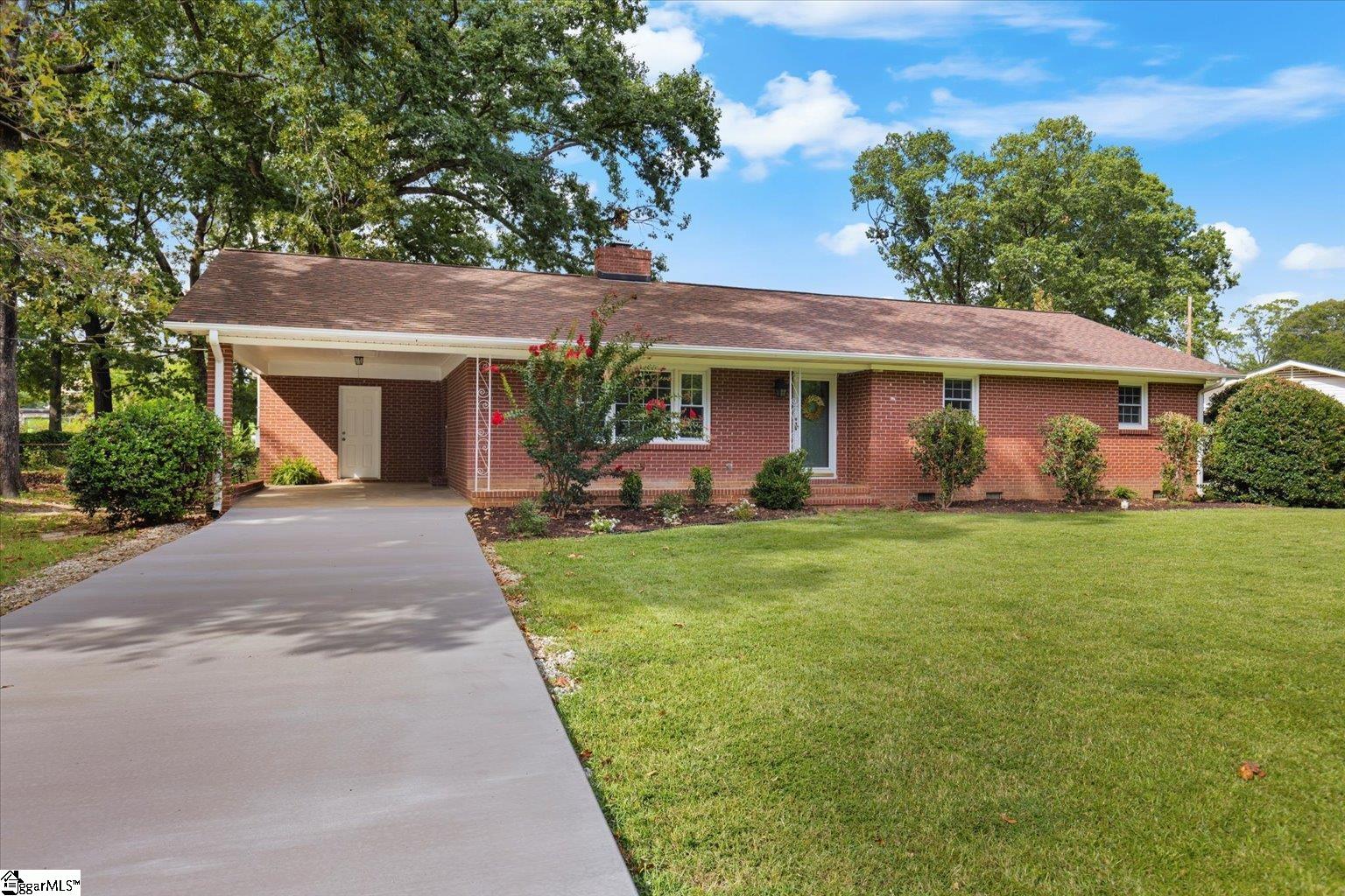 Property image 1 at 201 Lanewood Drive, Greenville, SC 29607