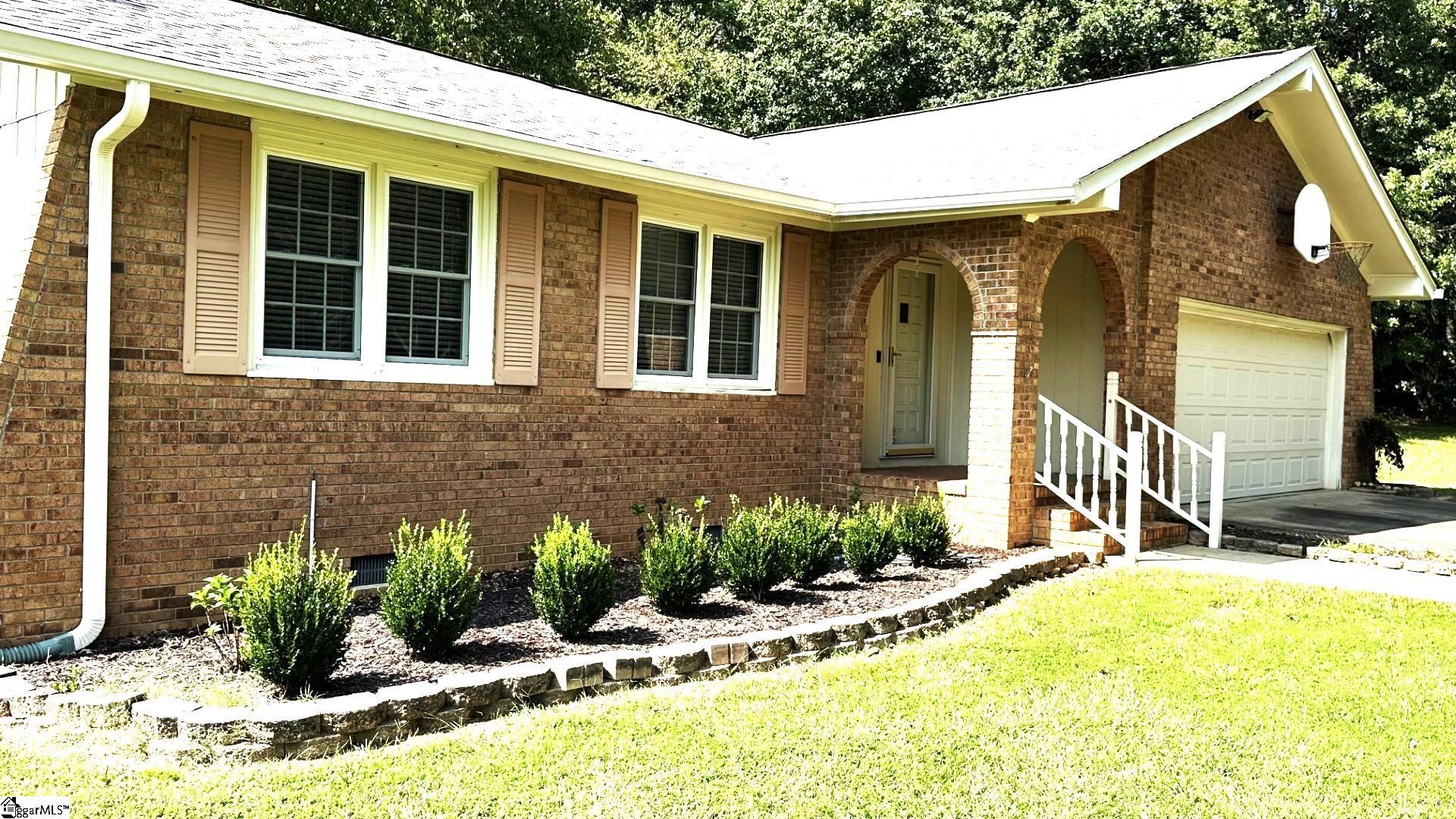 Property image 1 at 22 Woodview Drive, Taylors, SC 29687