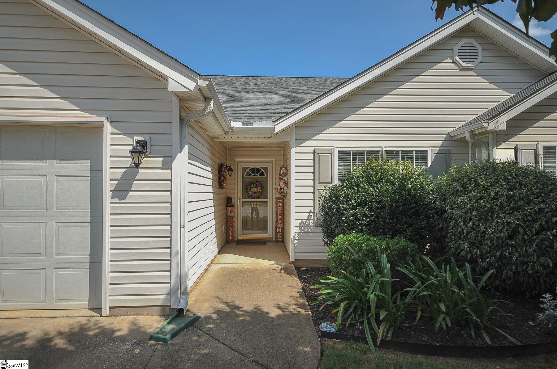 Property image 1 at 107 Landing Lane, Simpsonville, SC 29681