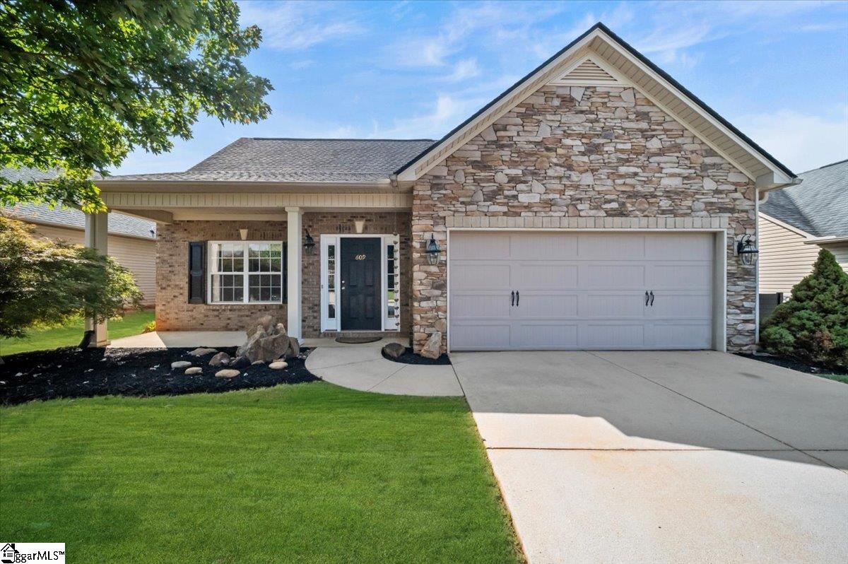 Property image 1 at 609 Summerville Way, Greenville, SC 29609