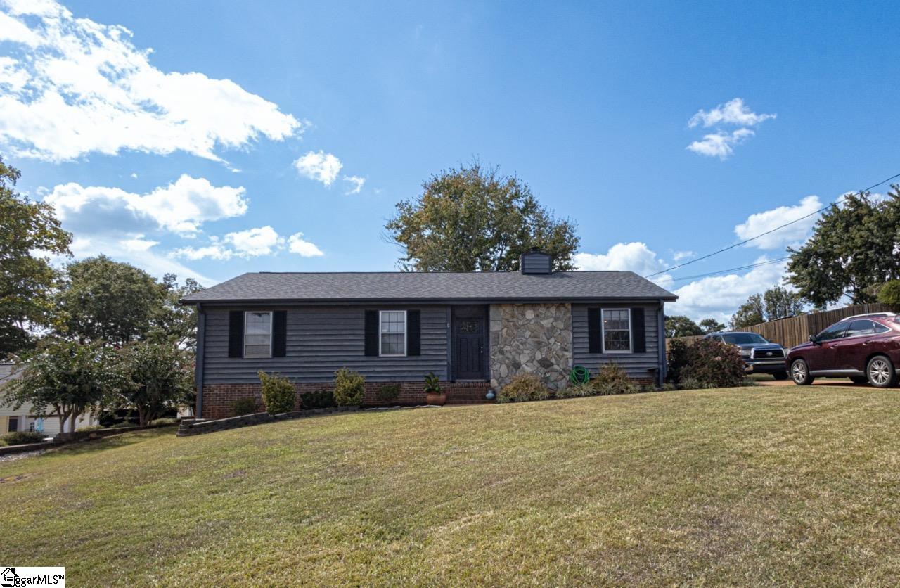 Property image 1 at 115 Saturn Lane, Greer, SC 29651