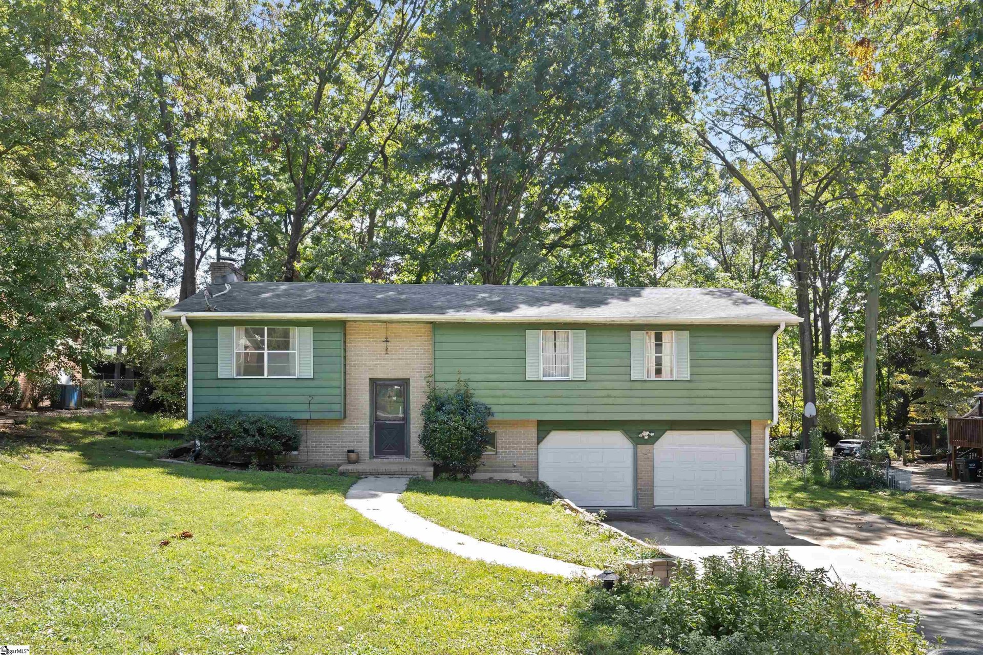 Property image 1 at 7 Fernwood Drive, Taylors, SC 29687