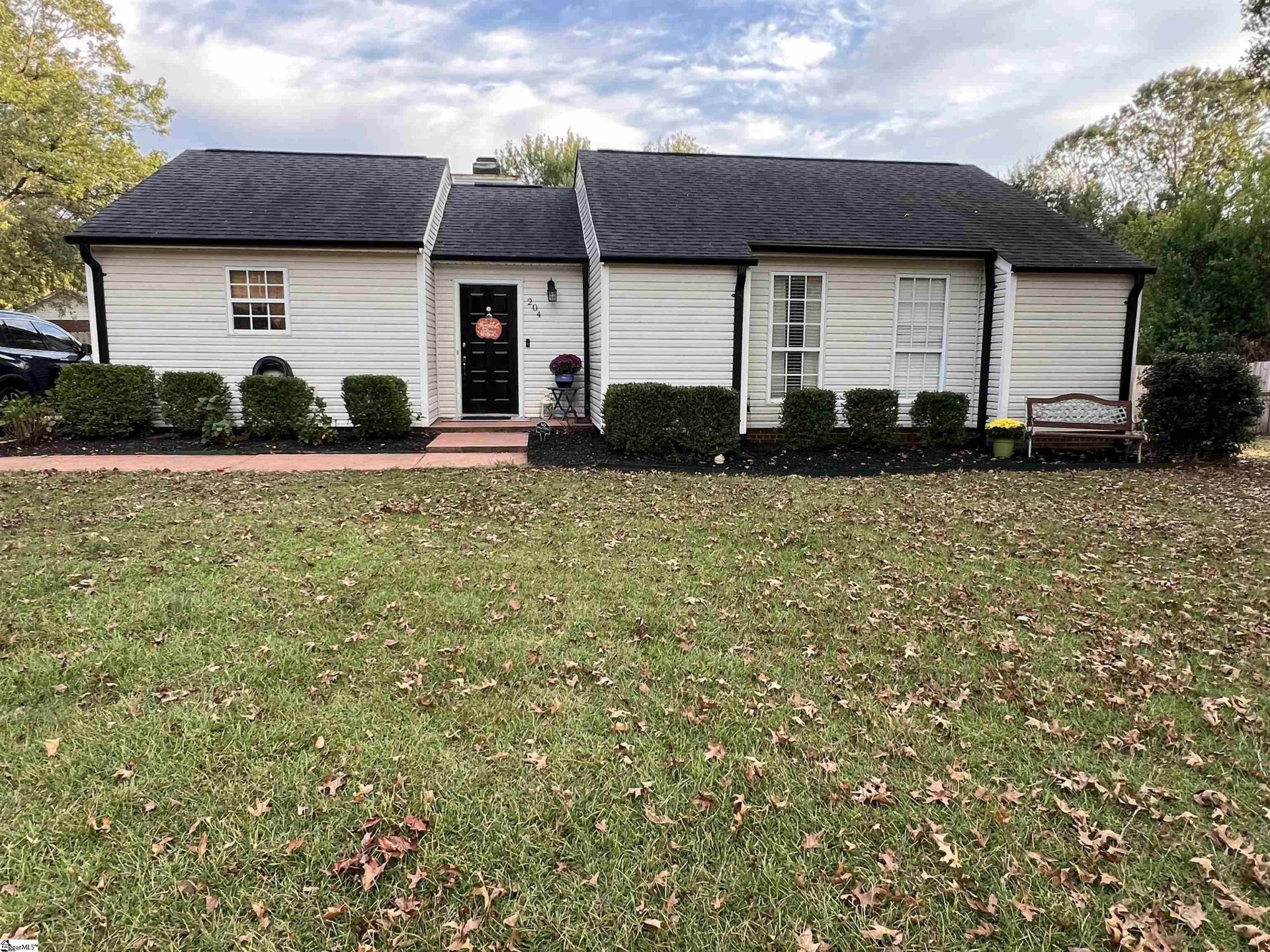 Property image 1 at 204 Laurel Tree Lane, Simpsonville, SC 29681