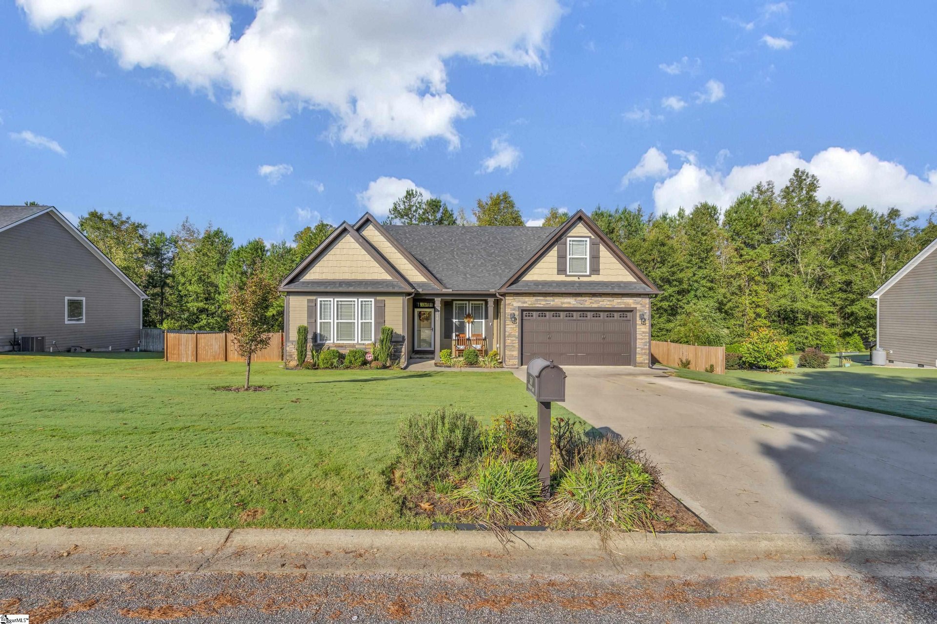 Property image 1 at 560 Canewood Lane, Campobello, SC 29322