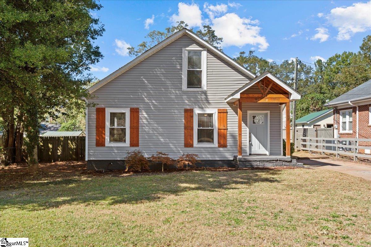 Property image 1 at 208 Brookdale Avenue, Greenville, SC 29607