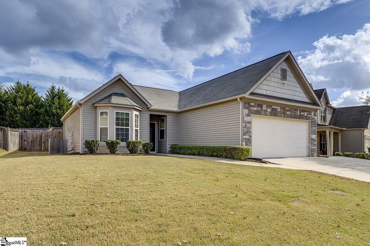 Property image 1 at 215 Marefair Lane, Simpsonville, SC 29680
