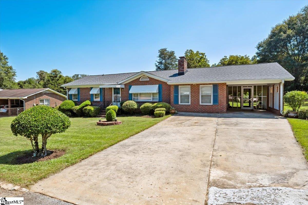 Property image 1 at 105 Baker Court, Easley, SC 29640