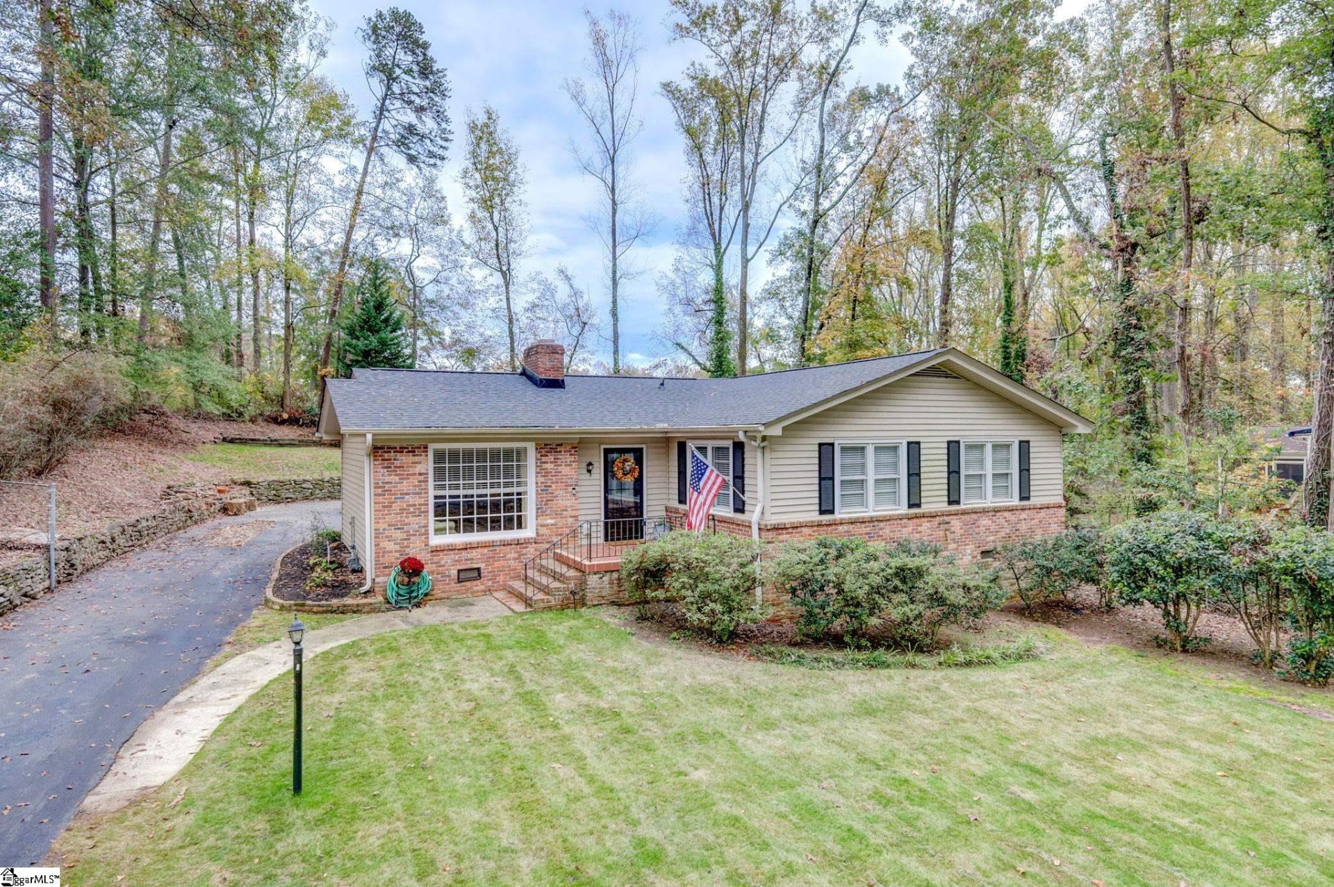 Property image 1 at 7 Yorkshire Drive, Greenville, SC 29615