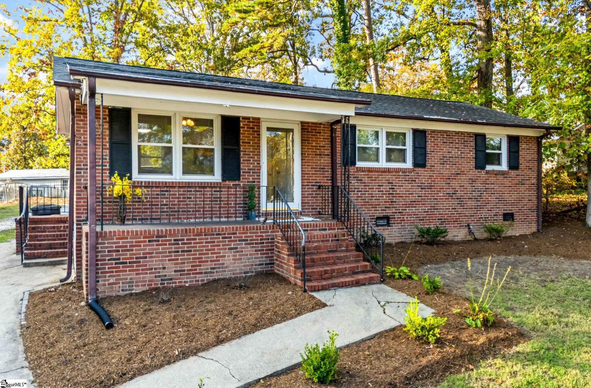 Property image 1 at 5 Sutton Drive, Taylors, SC 29687