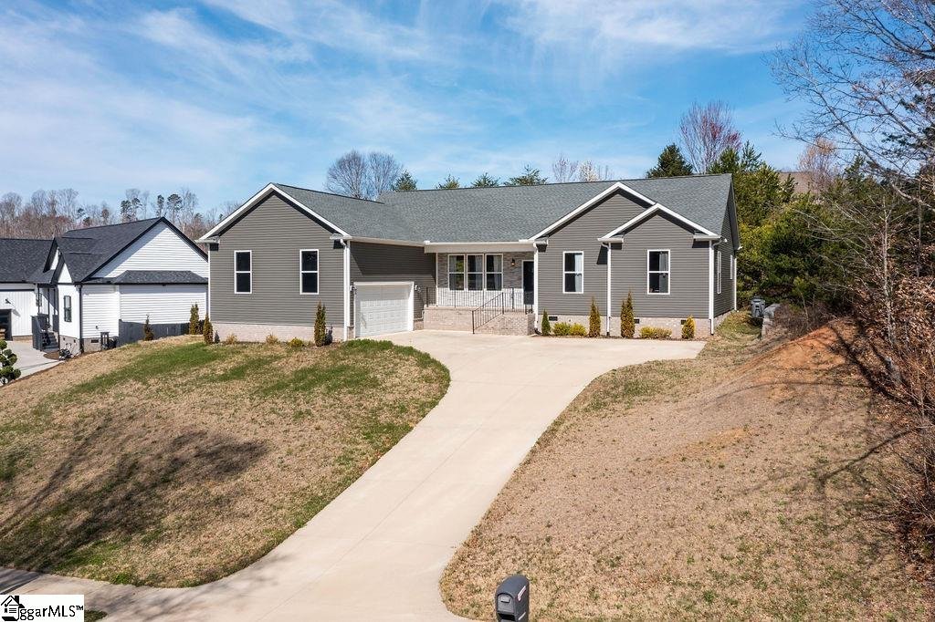 Property image 1 at 712 Rock Cliff Street, Greenville, SC 29617-6746