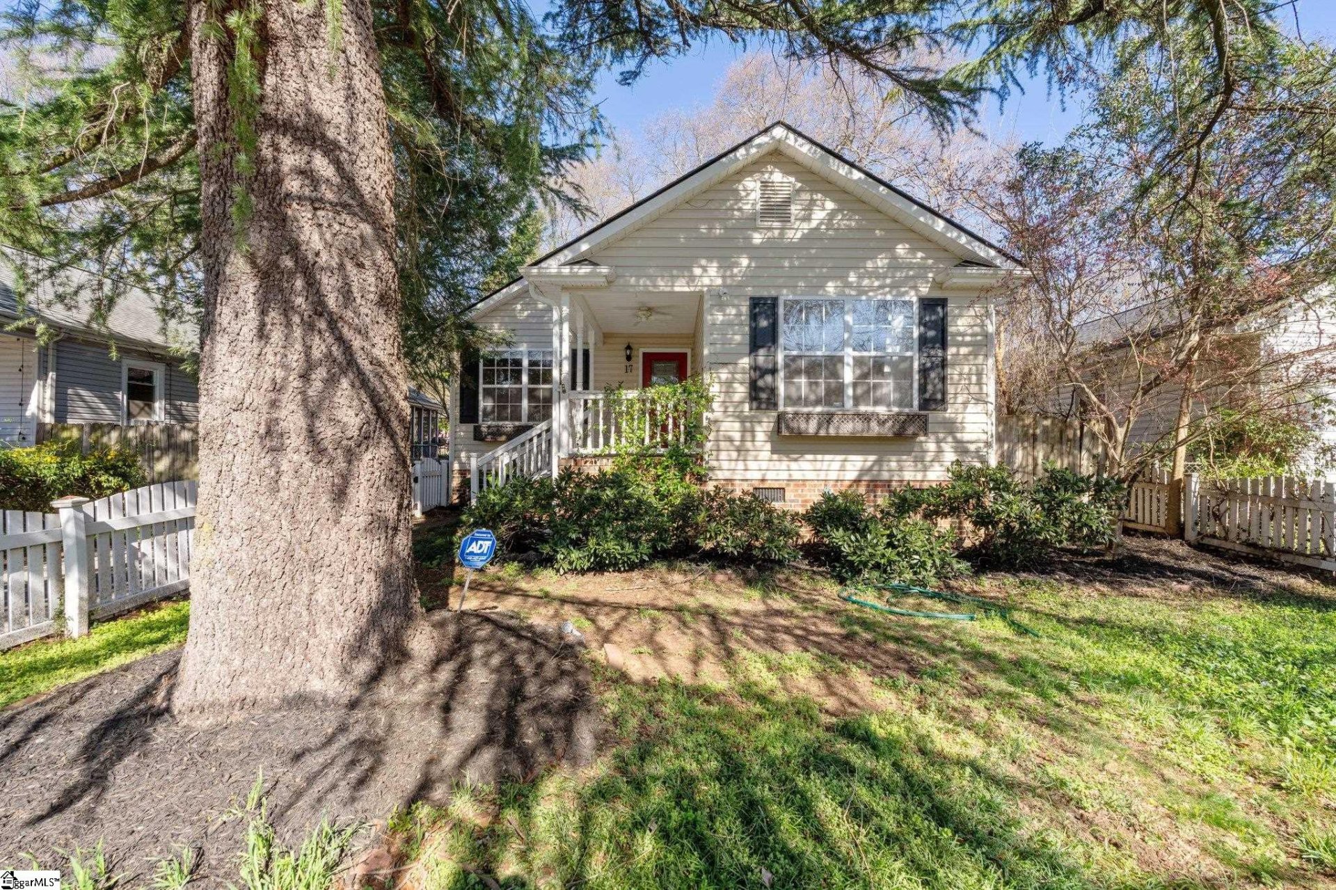 Property image 1 at 17 Simmons Avenue, Greenville, SC 29607