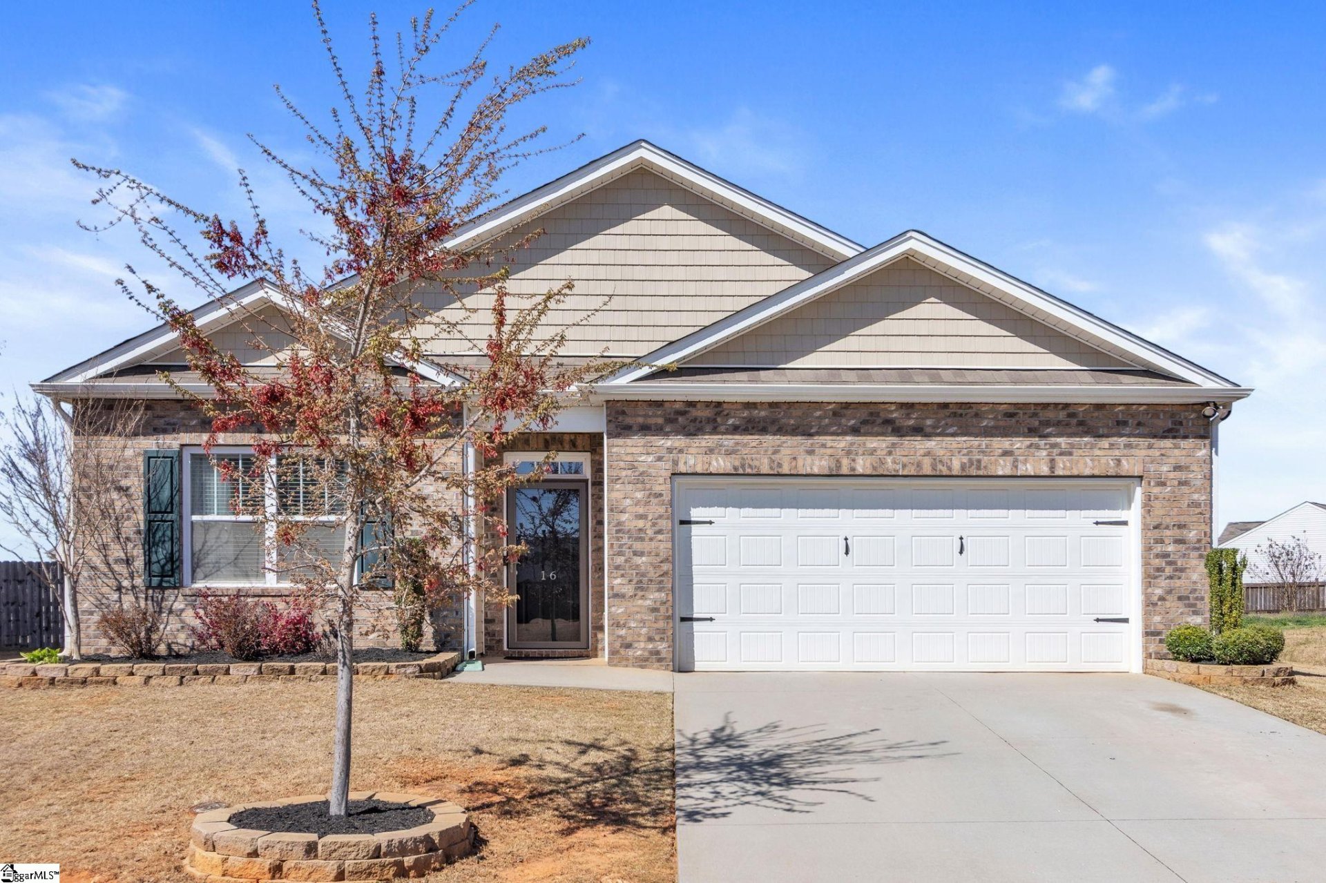 16 Crestwood Pines Trail