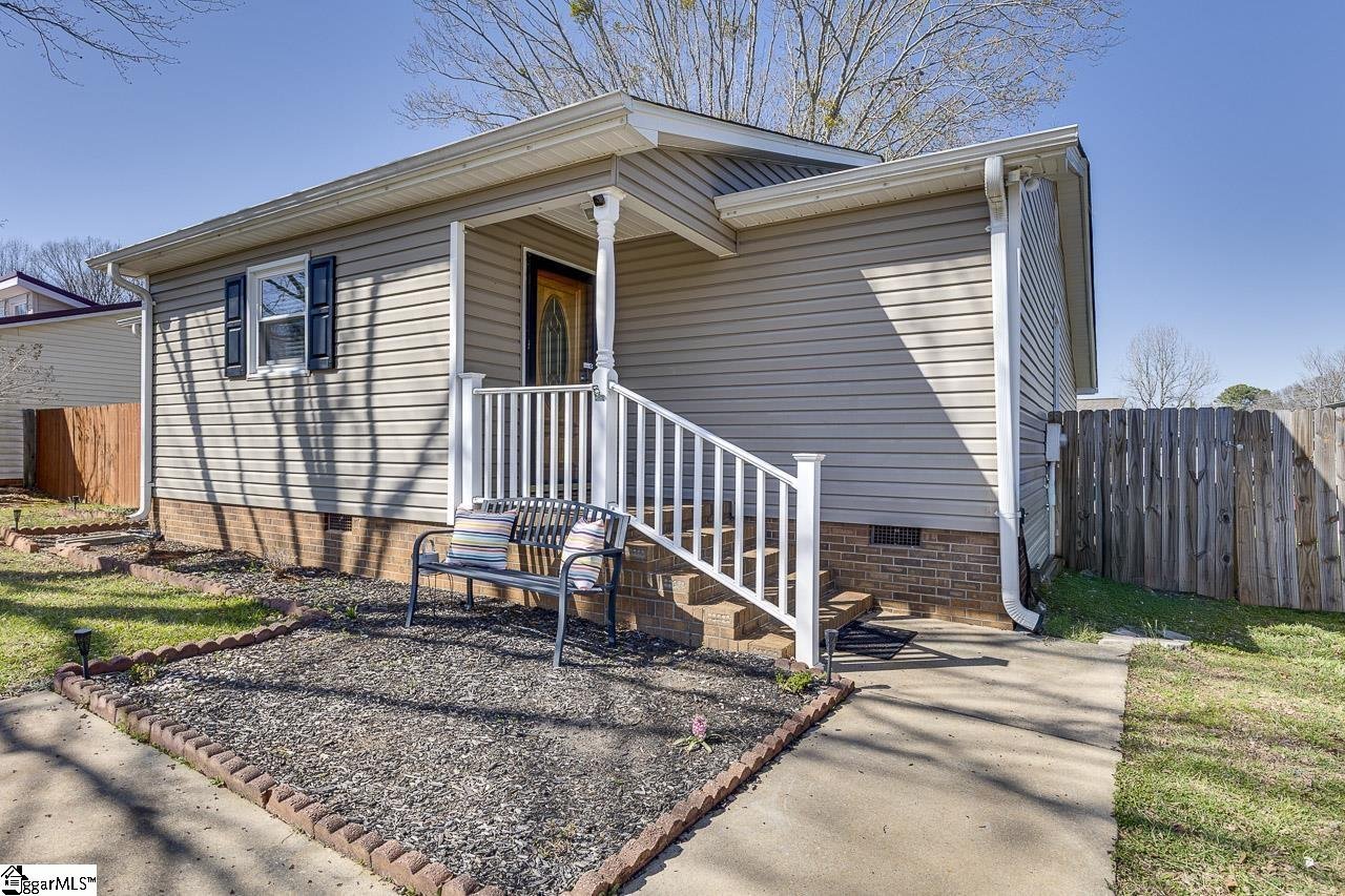 Property image 1 at 106 Terrace Road, Easley, SC 29642