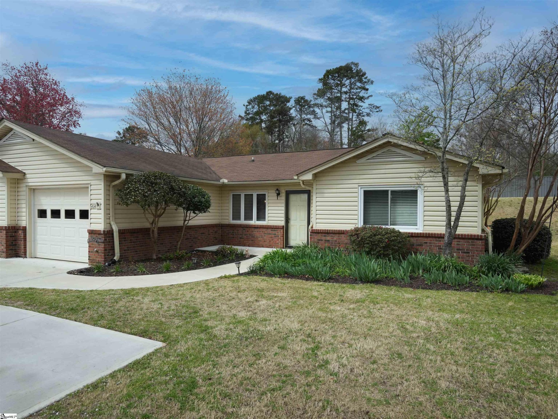 Property image 1 at 414 Lakeside Circle, Greenville, SC 29615-5325