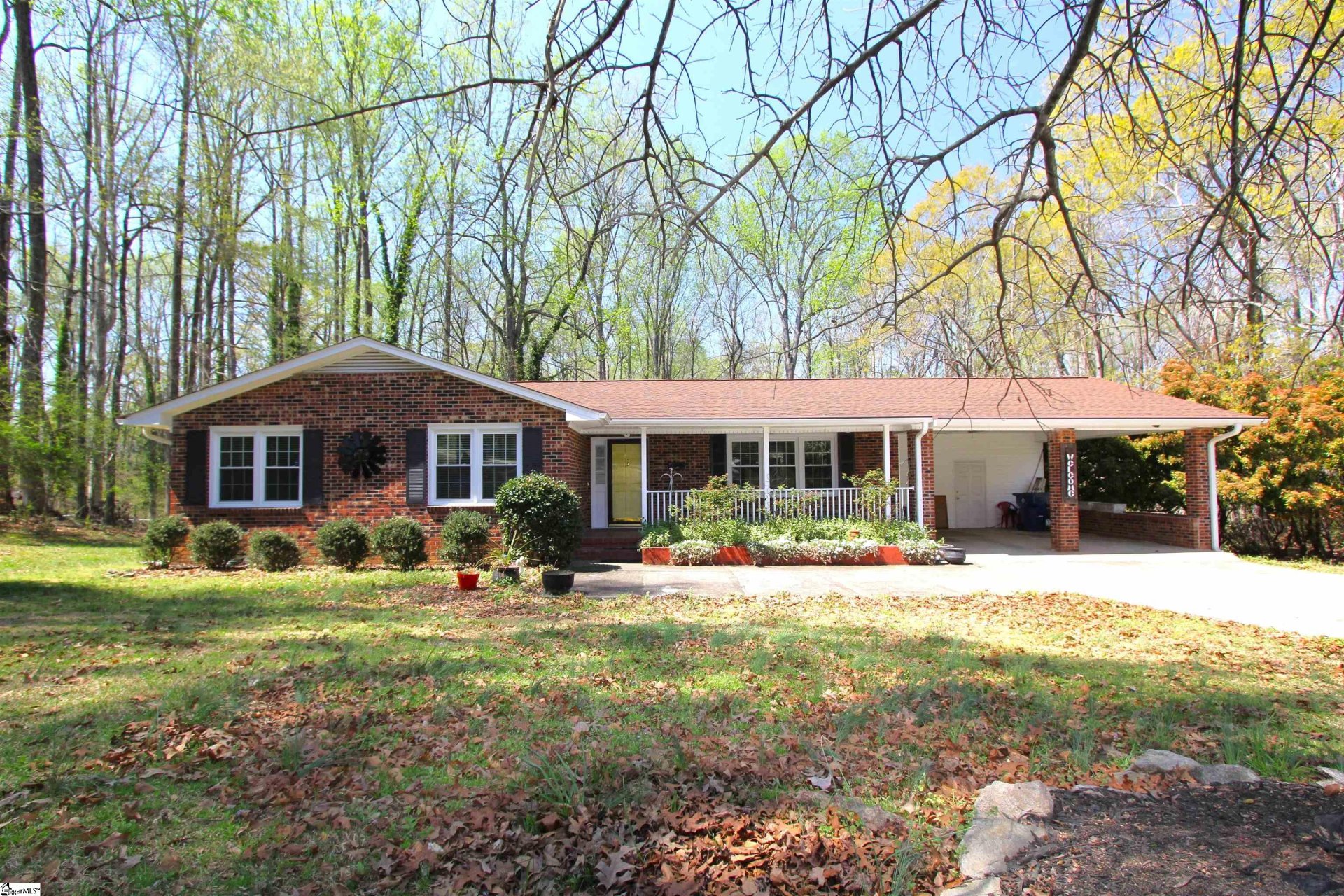 Property image 1 at 336 Meadowbrook Avenue, Woodruff, SC 29388