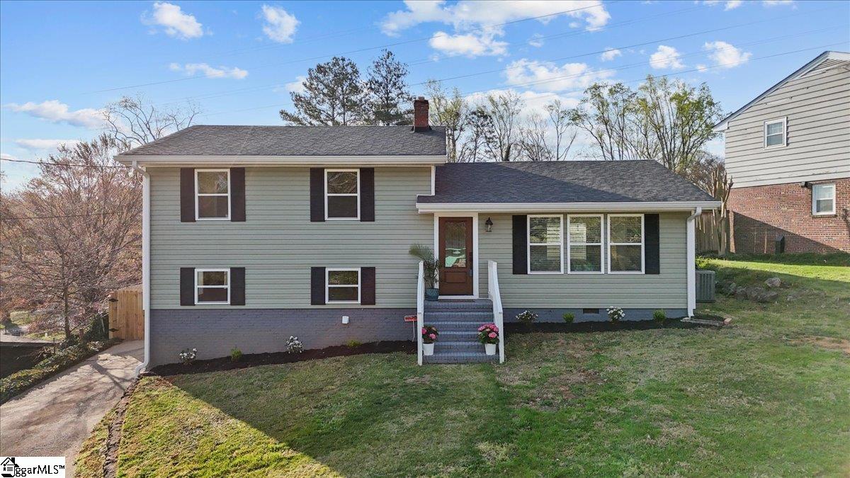 Property image 1 at 803 Pine Creek Drive, Greenville, SC 29605-3407