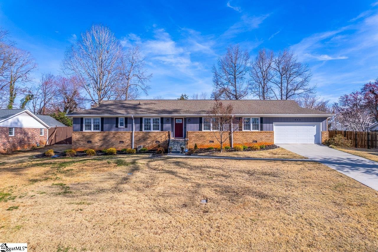 Property image 1 at 200 Holly Road, Taylors, SC 29687