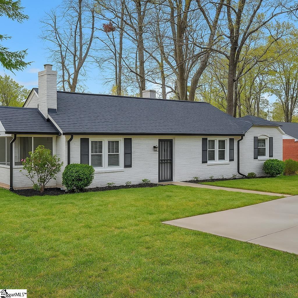 Property image 1 at 14 Woodmont Lane, Greenville, SC 29605-2551