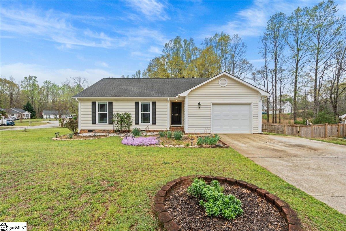 Property image 1 at 208 Boxelder Lane, Simpsonville, SC 29680