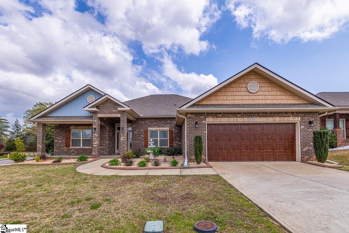 Property image 1 at 301 Rabbit Run Trail, Simpsonville, SC 29681