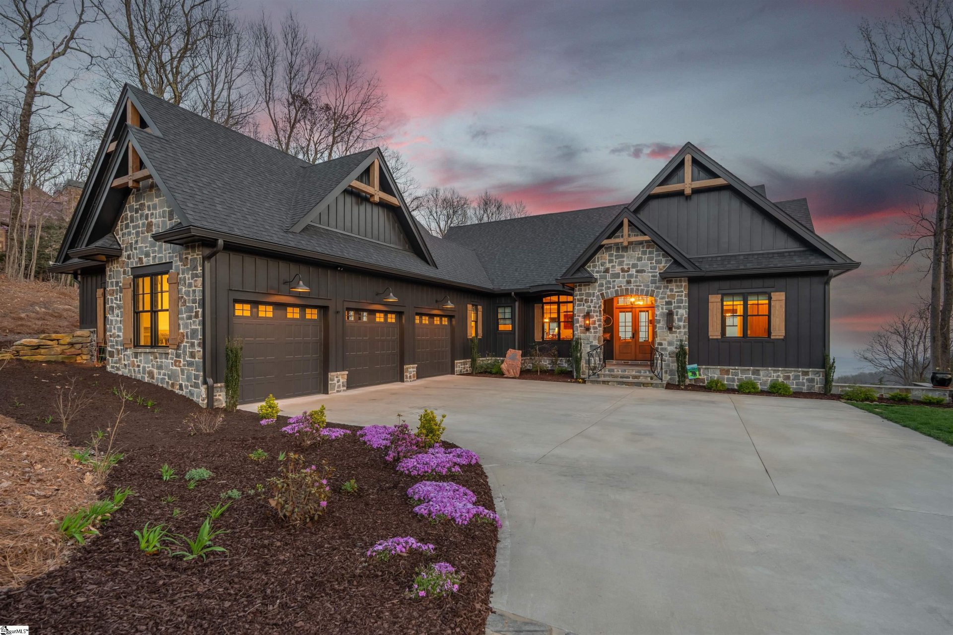 Property image 1 at 8 Raven Road, Landrum, SC 29356