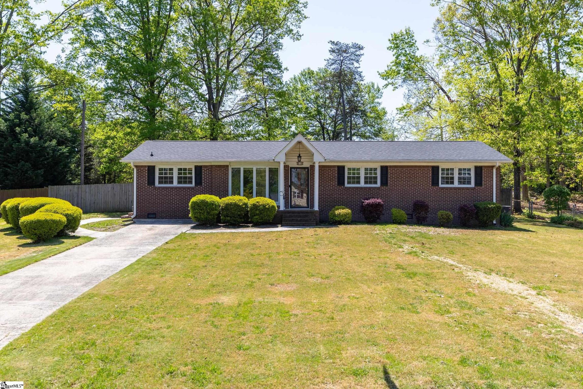 Property image 1 at 4 Strand Court, Taylors, SC 29687