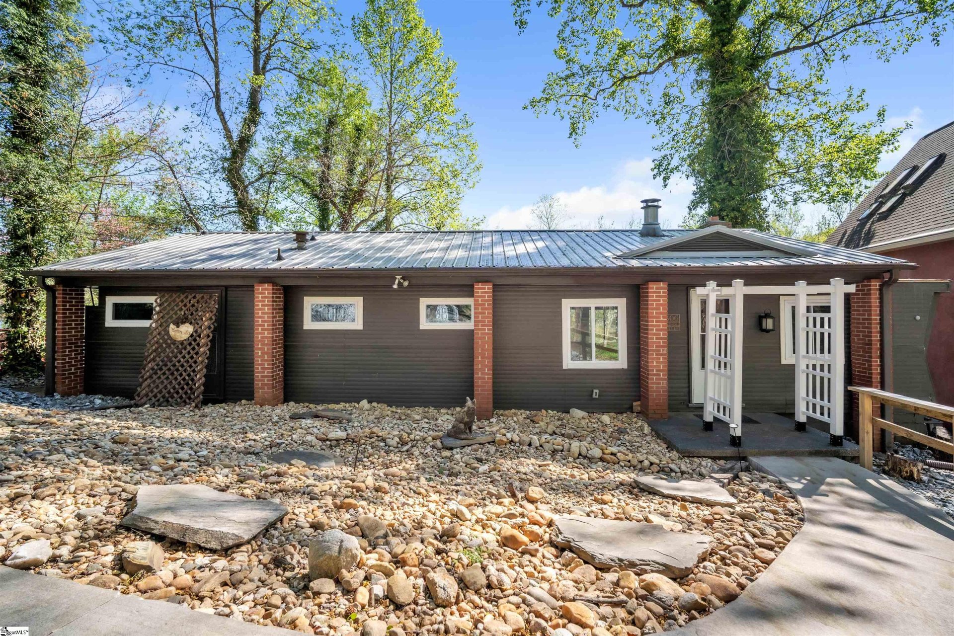 1506 W Lakeshore Drive