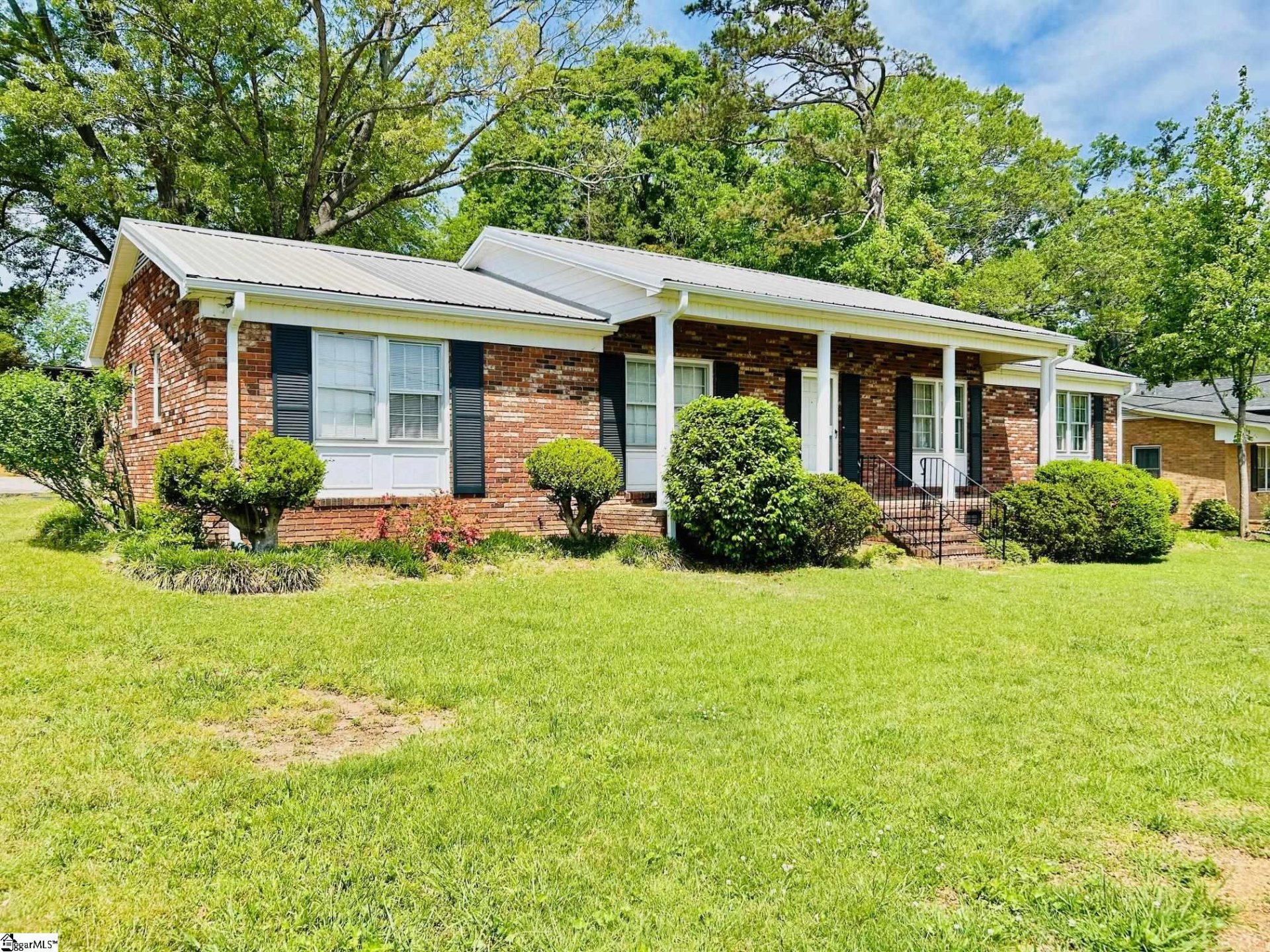 Property image 1 at 128 Saint James Drive, Spartanburg, SC 29301