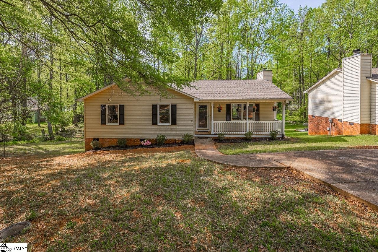 Property at 1012 Ken S Place, Taylors, SC 29687-4457