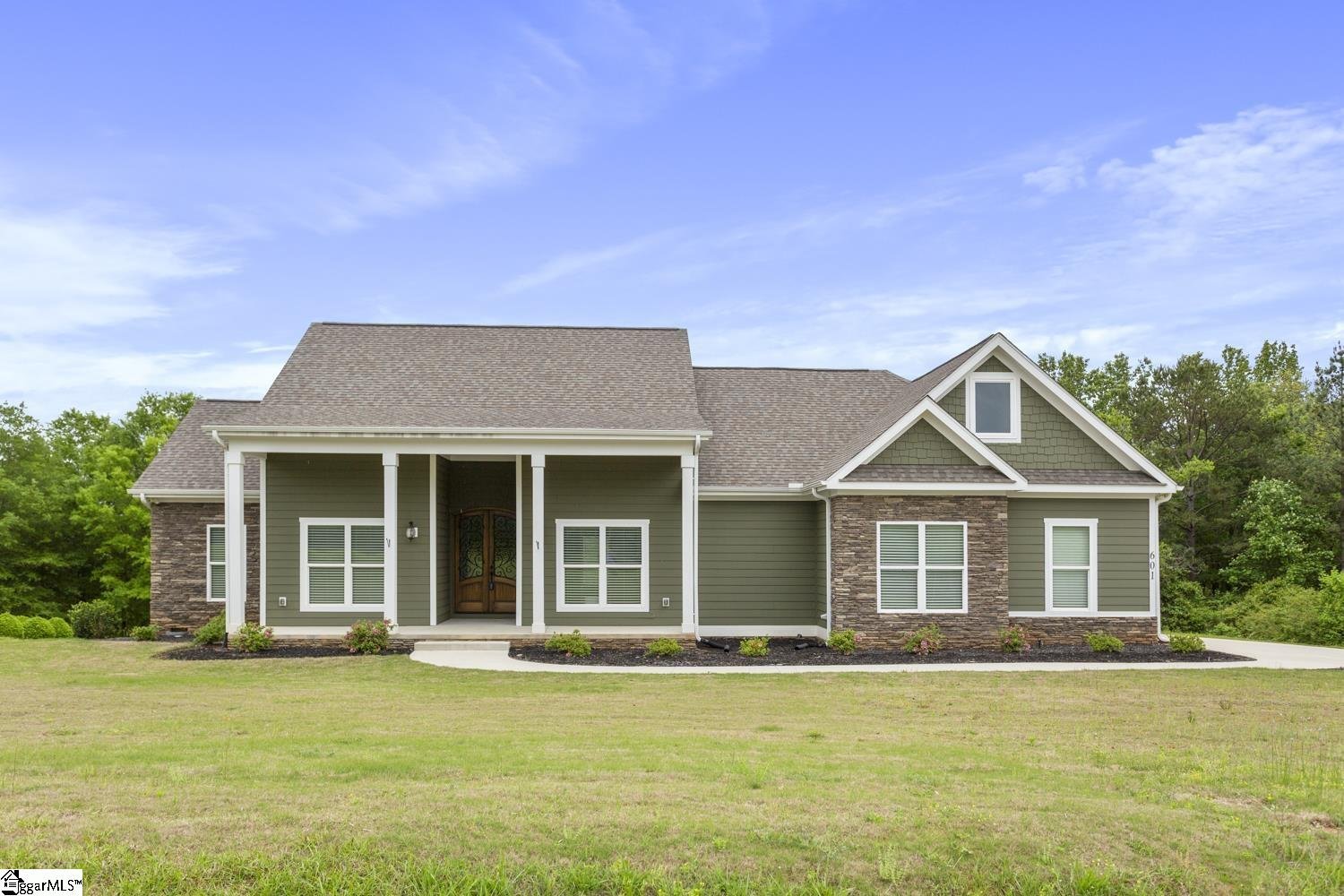 Property image 1 at 601 S Acorn Way, Seneca, SC 29672