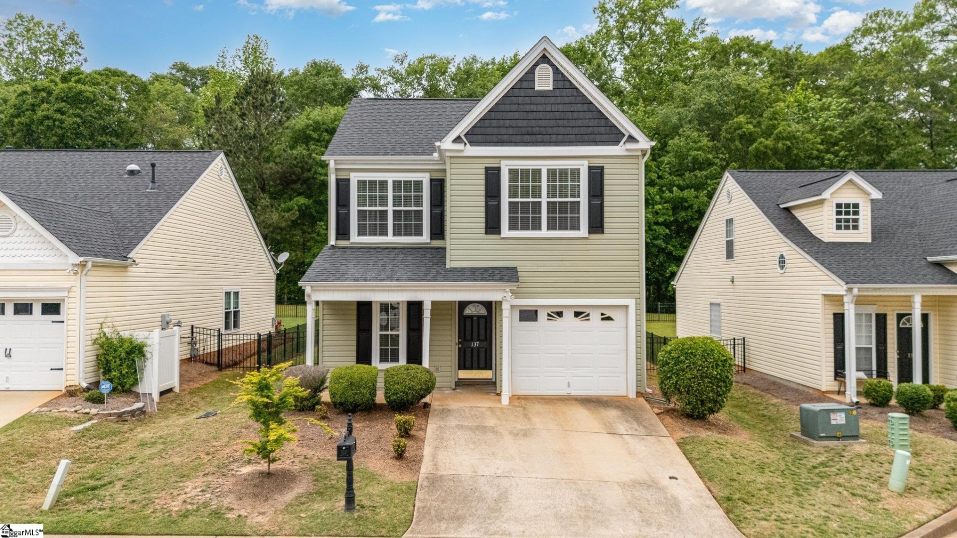 Property image 1 at 137 Pin Oak Court, Easley, SC 29642