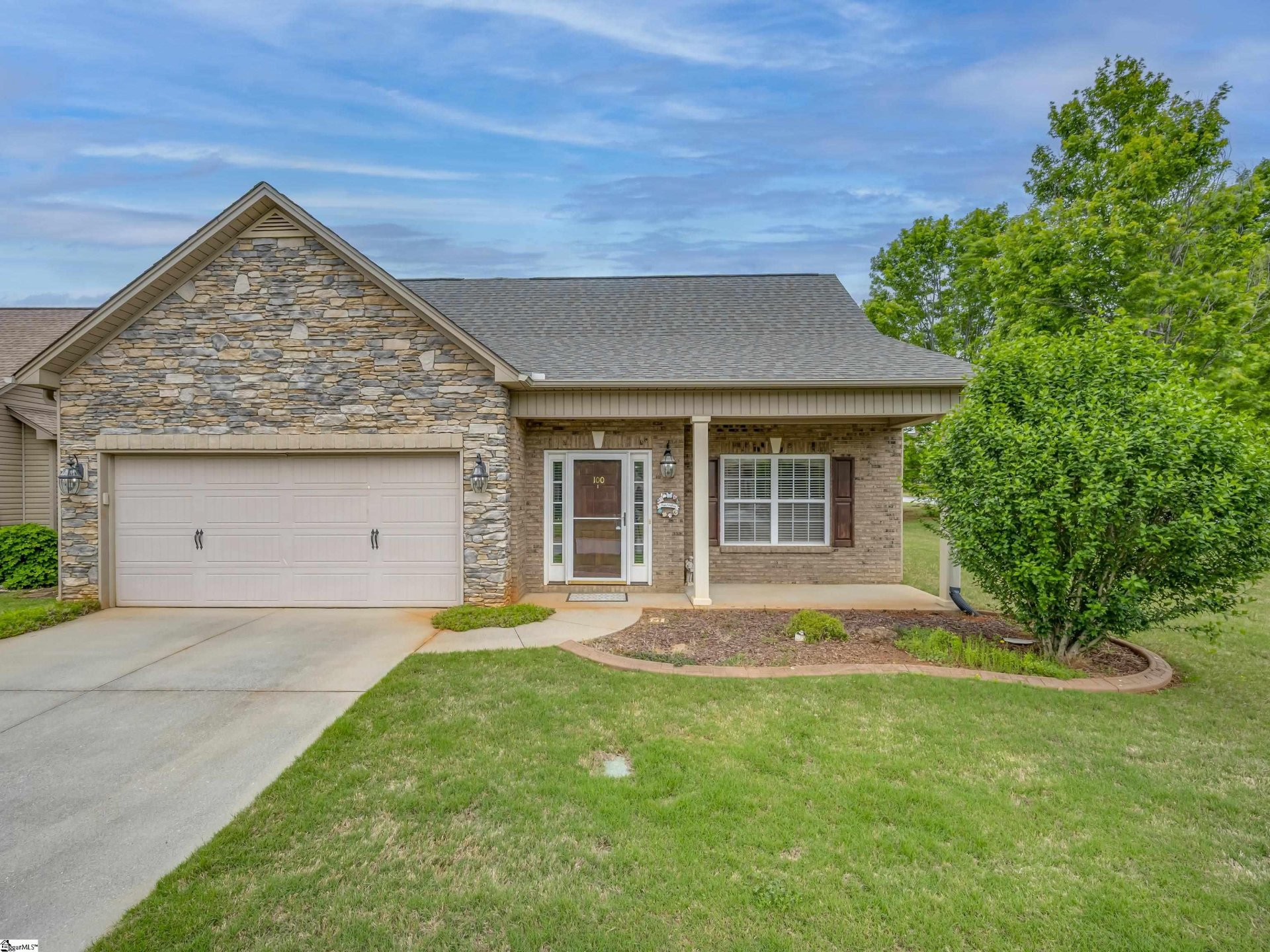 Property image 1 at 100 Champions Point, Greenville, SC 29609