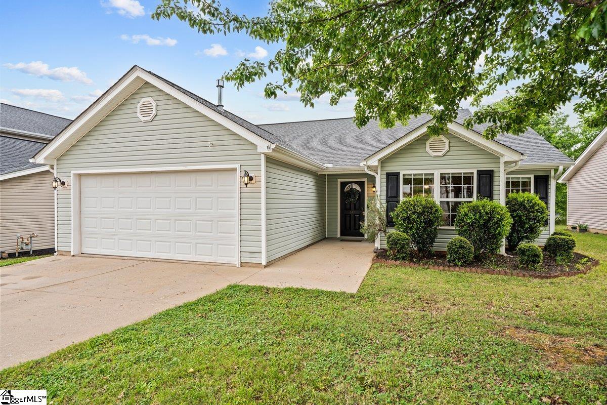 Property image 1 at 147 Kingscreek Drive, Greer, SC 29650
