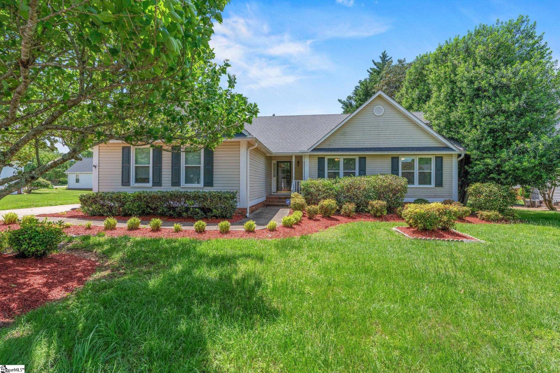 Property image 1 at 305 Tearose Lane, Simpsonville, SC 29681