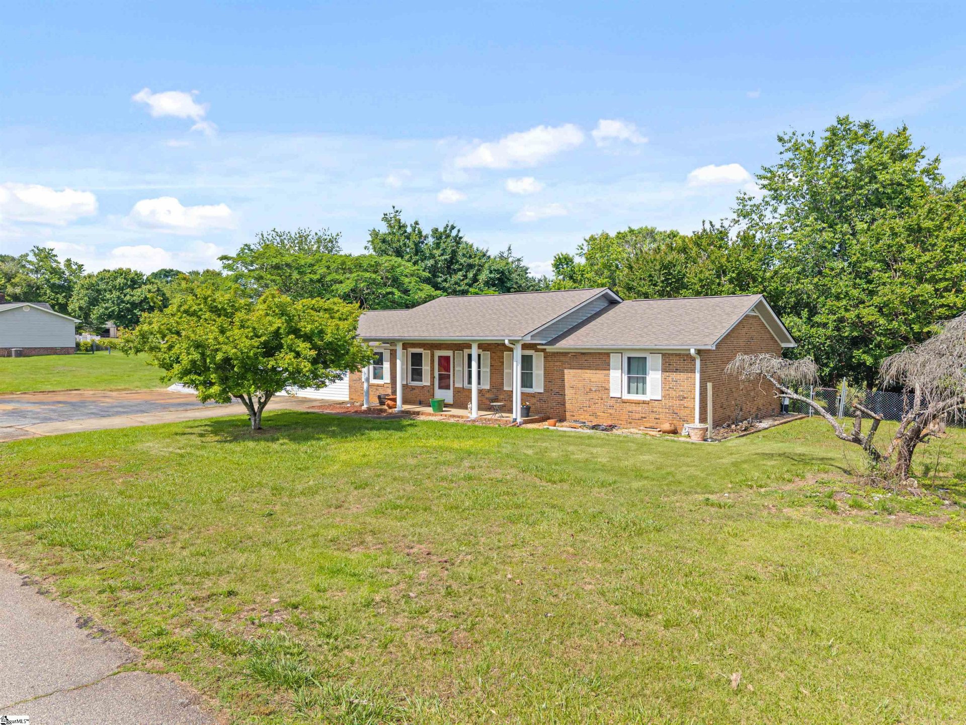 Property image 1 at 11 Crestview Court, Piedmont, SC 29673