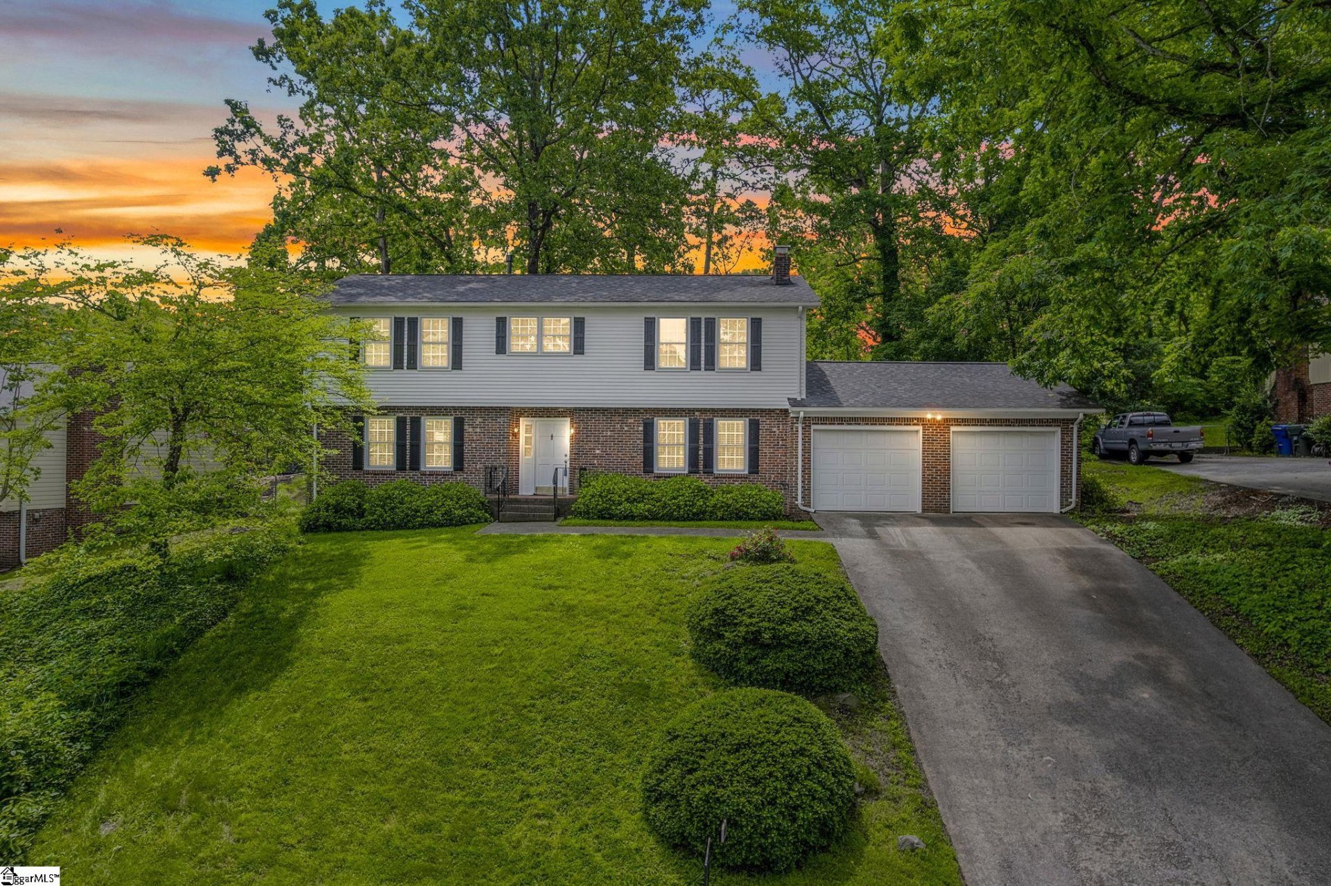 Property image 1 at 10 E Woodburn Drive, Taylors, SC 29687