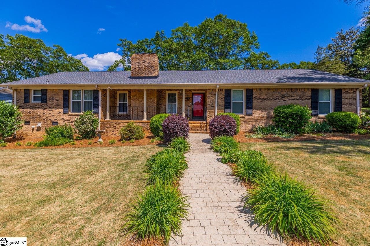 Property image 1 at 2 Meredith Lane, Greenville, SC 29607